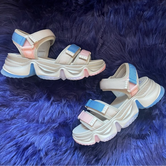 New! STEVE MADDEN Chakra Chunky Platform Sandals - Picture 5 of 15